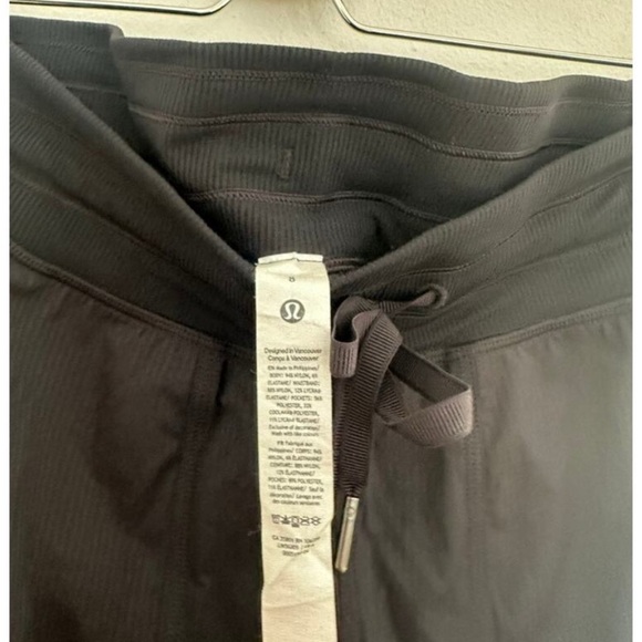 LULULEMON Women's Black Studio Pants | Size 8 - Picture 3 of 4